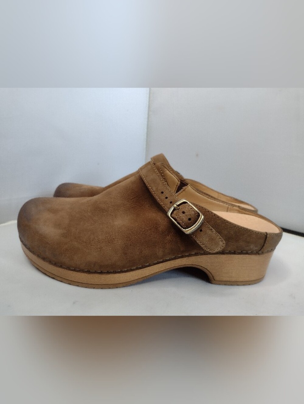 Dansko Berry Milled Burnished Mules Clogs Brown Women's Size 39 HG1